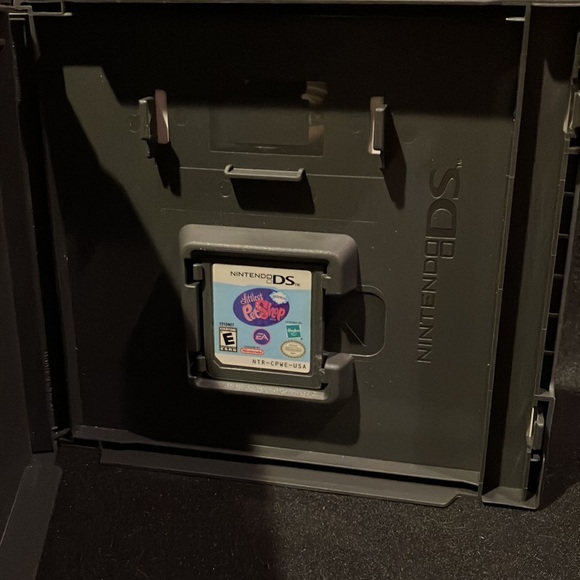 Littlest PetShop: Winter Hiver - DS Game - Picture 5 of 5